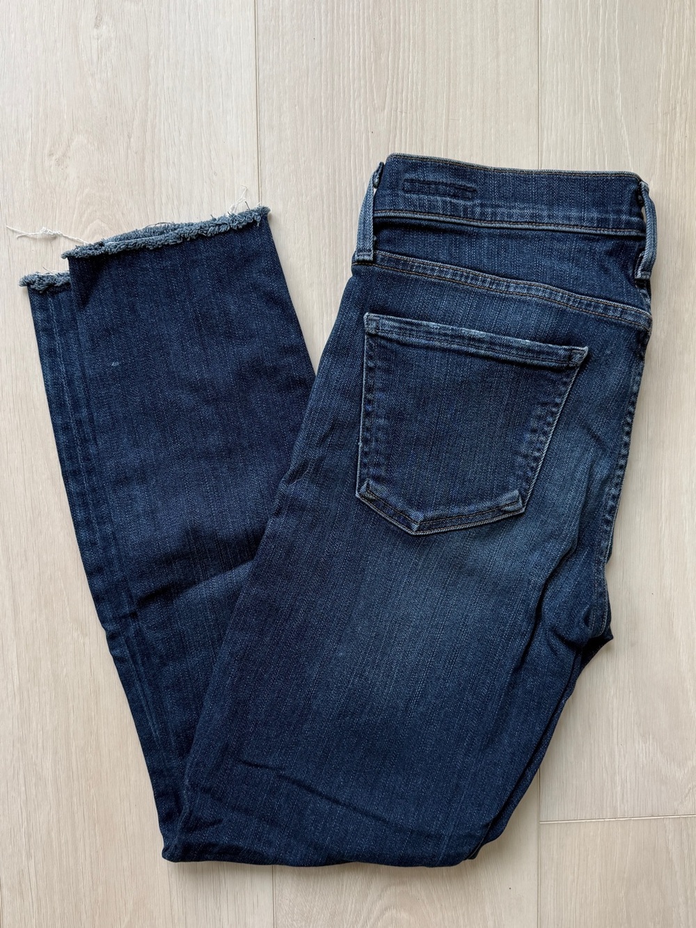 Citizens of Humanity Frayed ankle crop - size 27